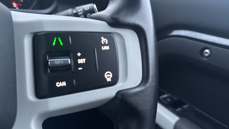 Land Rover Defender 110 Diesel 3.0 D250 Hard Top Auto